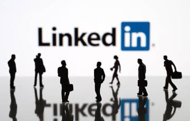 Discover the 8 best LinkedIn strategies for marketing professionals to build authority, attract clients, and grow your personal brand authentically
