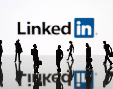 Discover the 8 best LinkedIn strategies for marketing professionals to build authority, attract clients, and grow your personal brand authentically